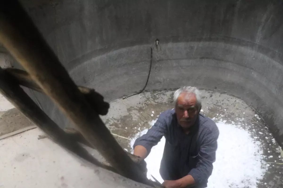 Hacılar'da Tarihi Kar Kuyuları Yaz Sıcaklarında Serinliyor