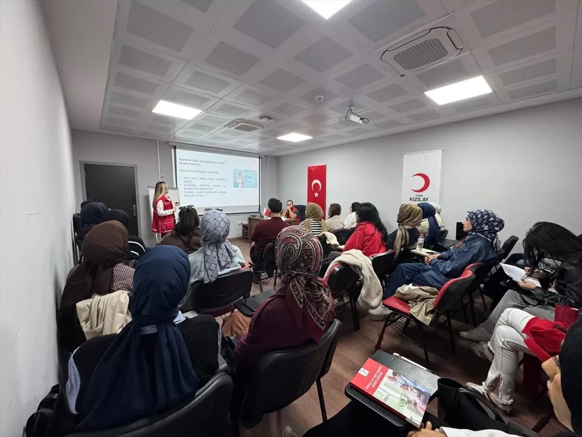 Türk Kızılay Adıyaman'da Engelli ve Yaşlı Bakımı Eğitimi Düzenledi