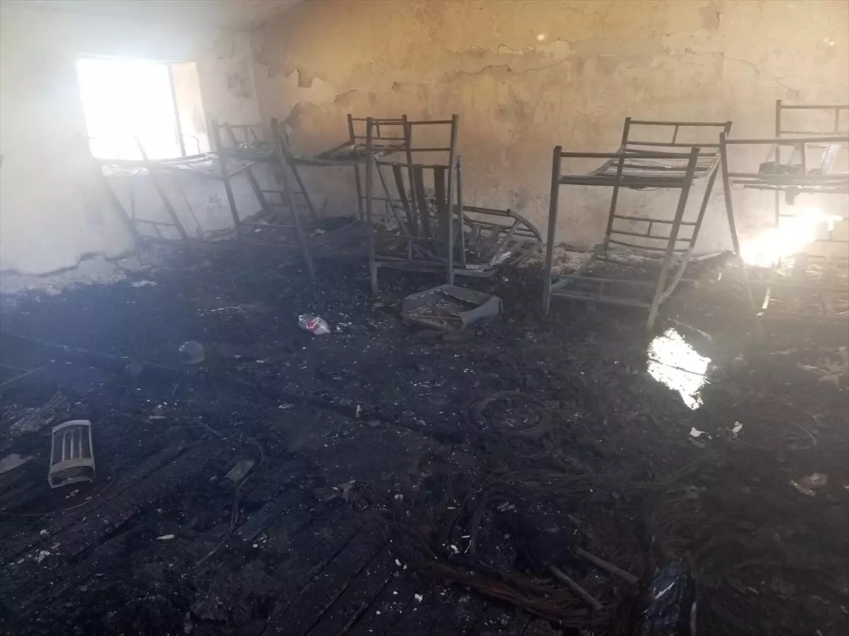 Posof'ta İşçilerin Kaldığı Okulda Yangın Çıktı
