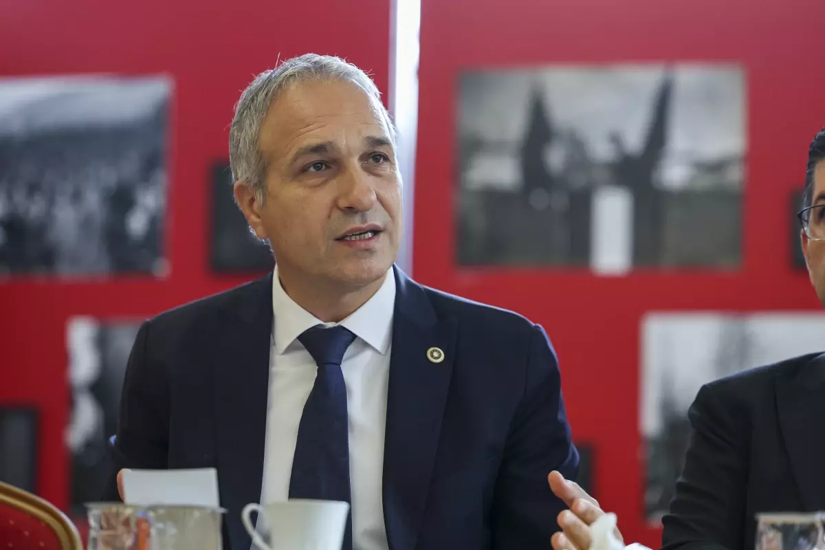 CHP&apos;li Özçağdaş: Türkiye&apos;de 100 Bine Yakın Ücretli Öğretmen Var