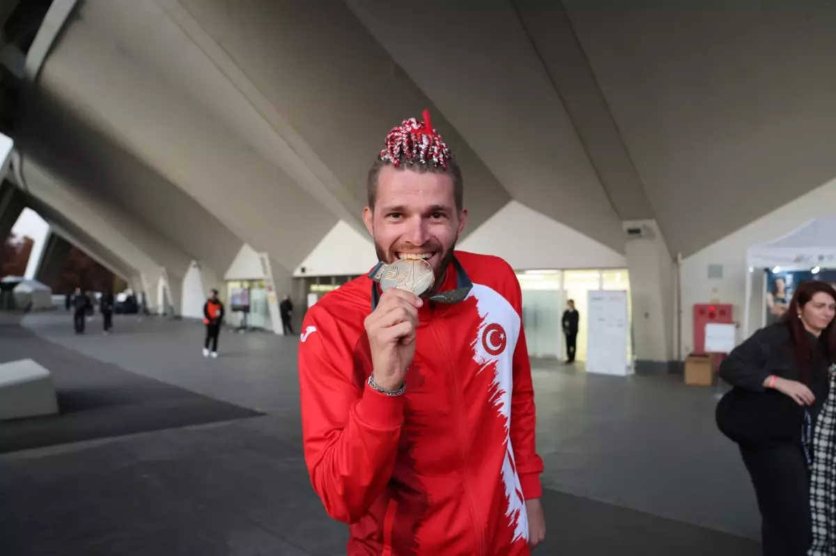 Yasin Süzen, İşitme Engelliler Olimpiyatları'nda Altın Madalya Kazandı