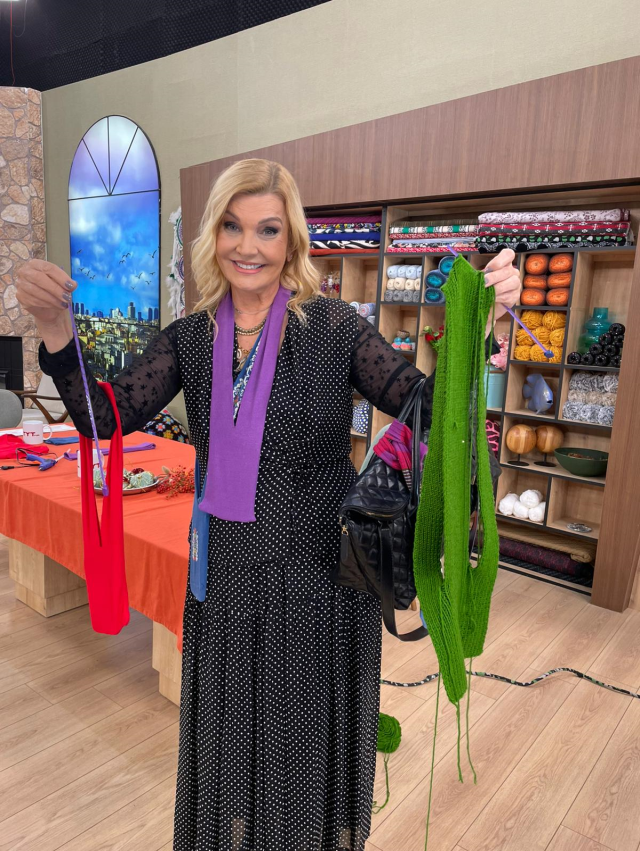 Derya Baykal yine yaptı yapacağını