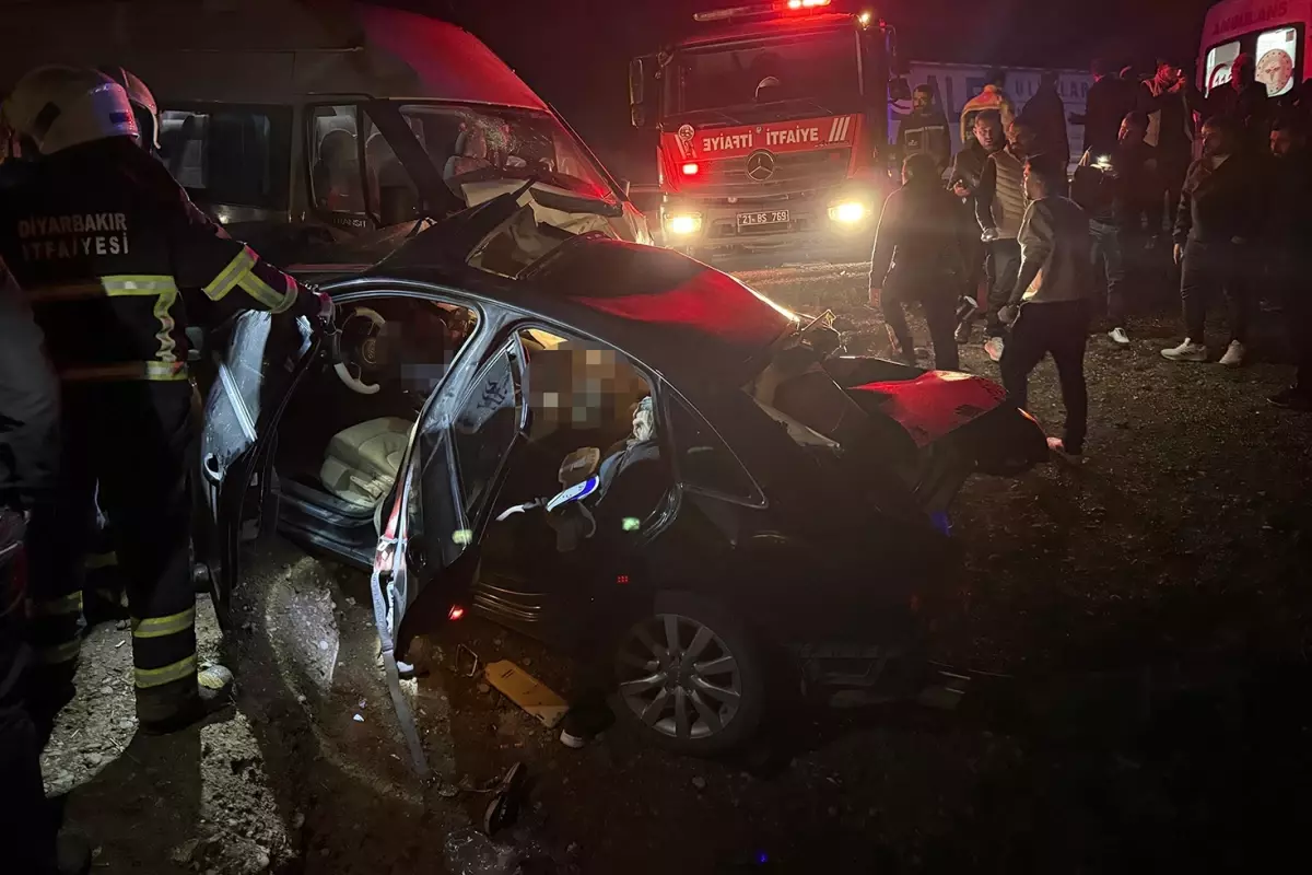 Diyarbakır&apos;da zincirleme kaza: 3 ölü, 7 yaralı