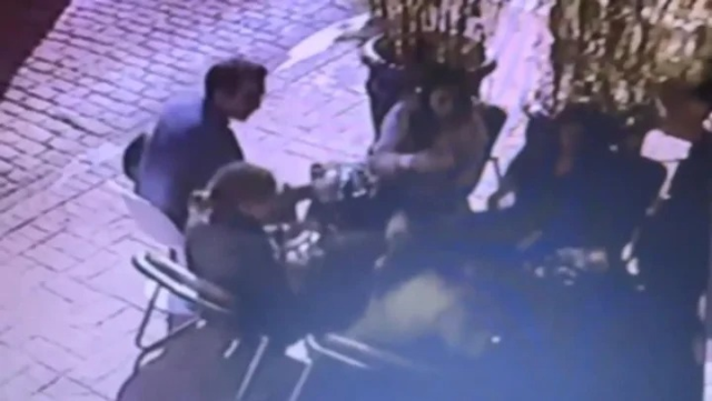 genc kizi kahveyle yogun bakimlik eden 4 kisi 19267477 7156 m