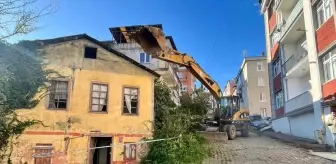 Giresun'da Metruk Binaların Yıkımına Devam Ediliyor