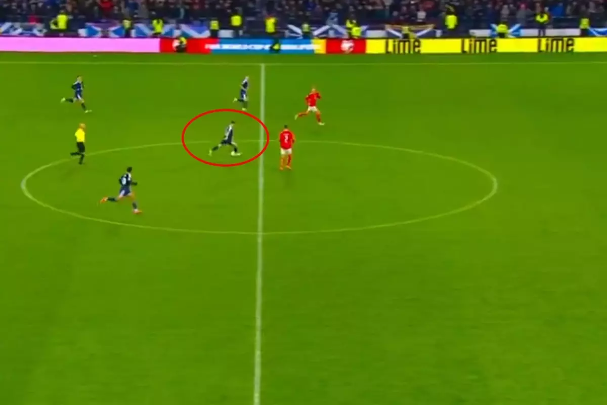 İskoçya'dan tarihi zafer! 90+9'da orta sahadan attı, 28 yıl sonra Dünya Kupası'na götürdü