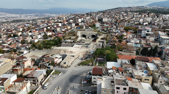 izmir de onlarca evde catlak korkutan goruntunun 19269436 2221 m