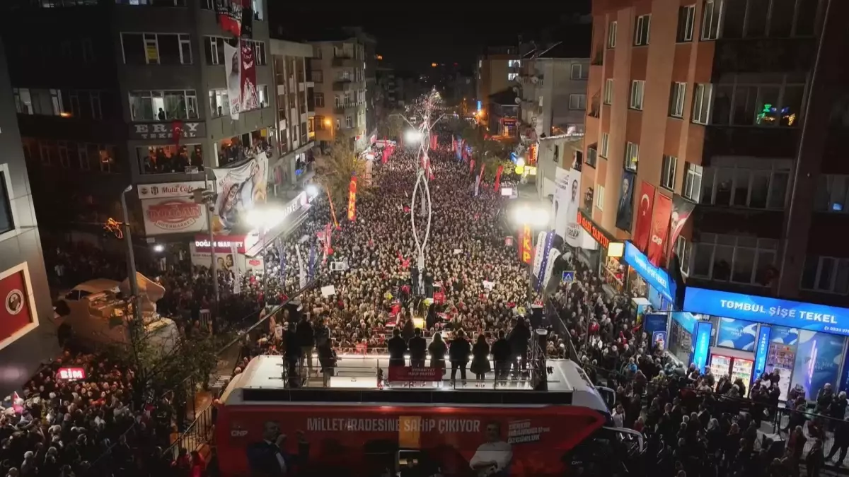 Özgür Özel Sultangazi'de konuştu