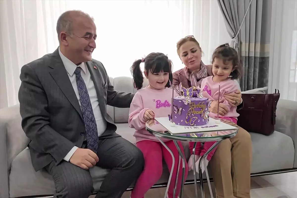 Şehidin emaneti minik Gülce'ye Vali Hatipoğlu'ndan doğum günü sürprizi