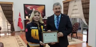 Osmaniye'de Acil Tıp Teknisyeni Hilal Görür'e Başarı Belgesi