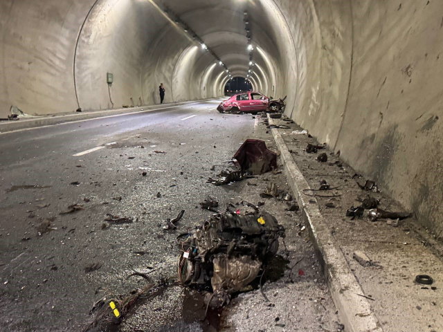 tunelde feci kaza takili kalan hiz kadrani her 19267600 9907 m