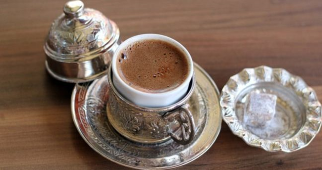 Türk kahvesi zehirlenmesi neden olur? Türk kahvesi bozulduysa zehirler mi?