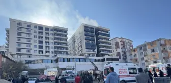 Van'da Apartman Otoparkında Yangın: 20 Kişi Hastaneye Kaldırıldı