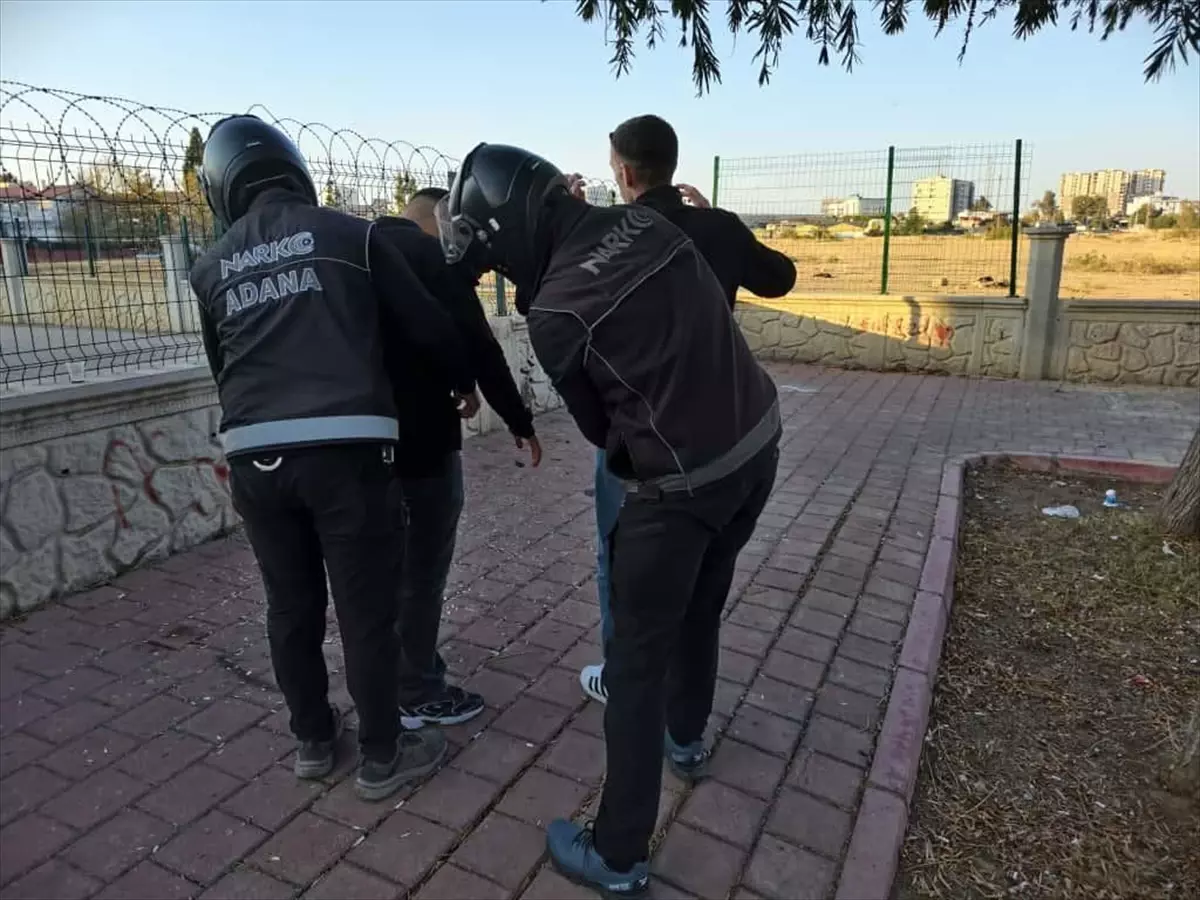 Adana'da Uyuşturucu Denetimlerinde 20 Kişi Gözaltına Alındı