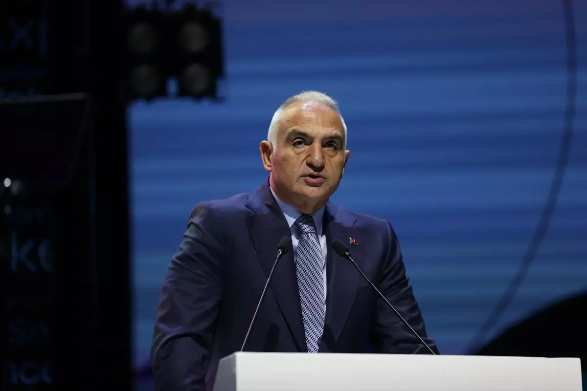 Bakan Ersoy, Antalya'da '15. Uluslararası Resort Turizm Kongresi'nde konuştu Açıklaması