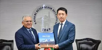 Kayseri'de Tataristan Temsilcisi Gataullin, Başkan Büyükkılıç'ı Ziyaret Etti