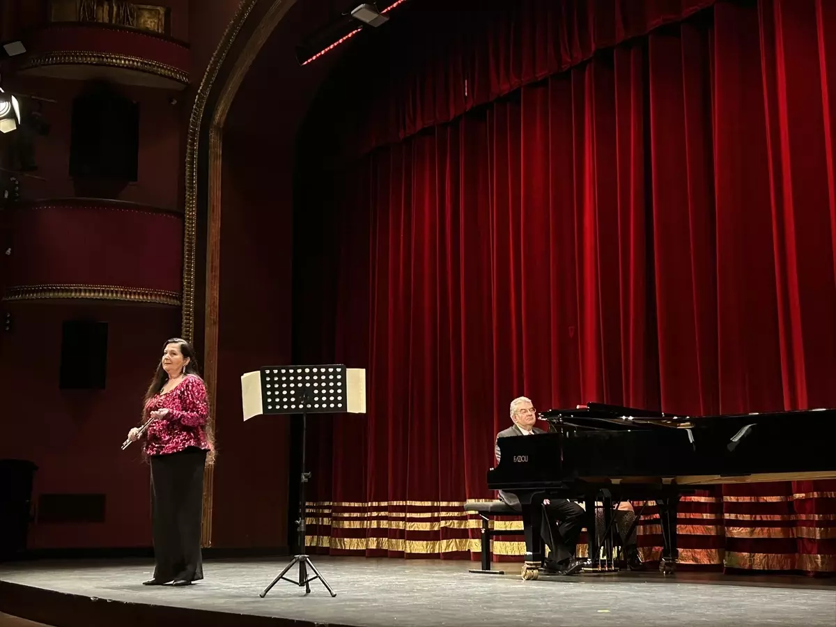 Şefika Kutluer'den Kadıköy'de Büyüleyici Konser