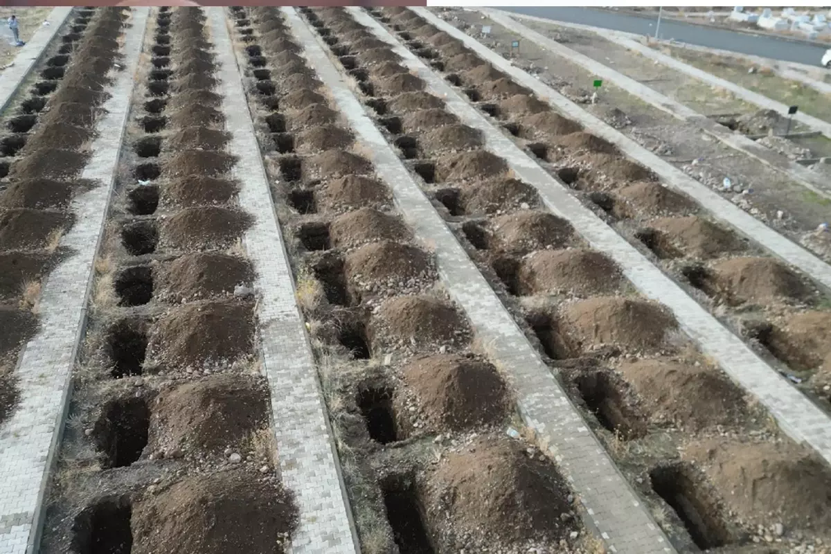 Dikkat çeken hazırlık! Apar topar 500 mezar hazırlandı