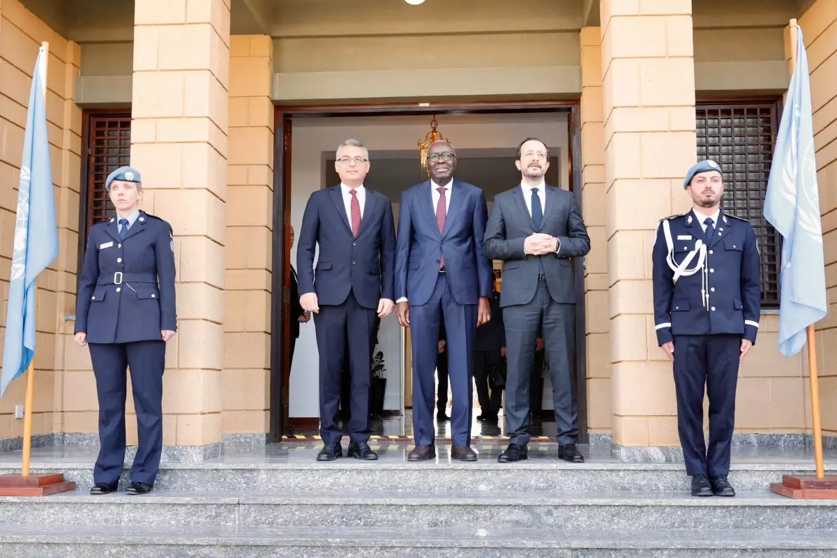 KKTC ve GKRY Liderleri BM Temsilcisi Eşliğinde Bir Araya Geldi