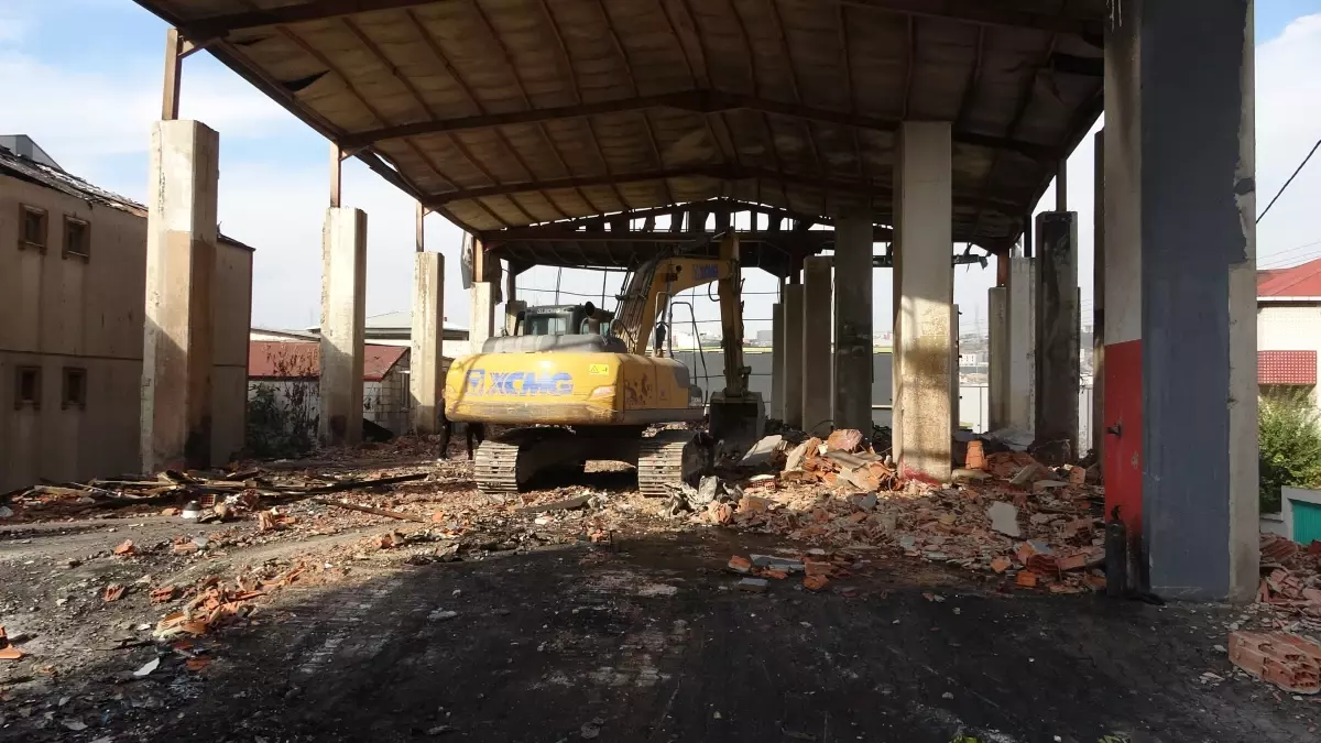 Dilovası'ndaki Kozmetik Fabrikası Yangınında 7 Kişi Hayatını Kaybetti