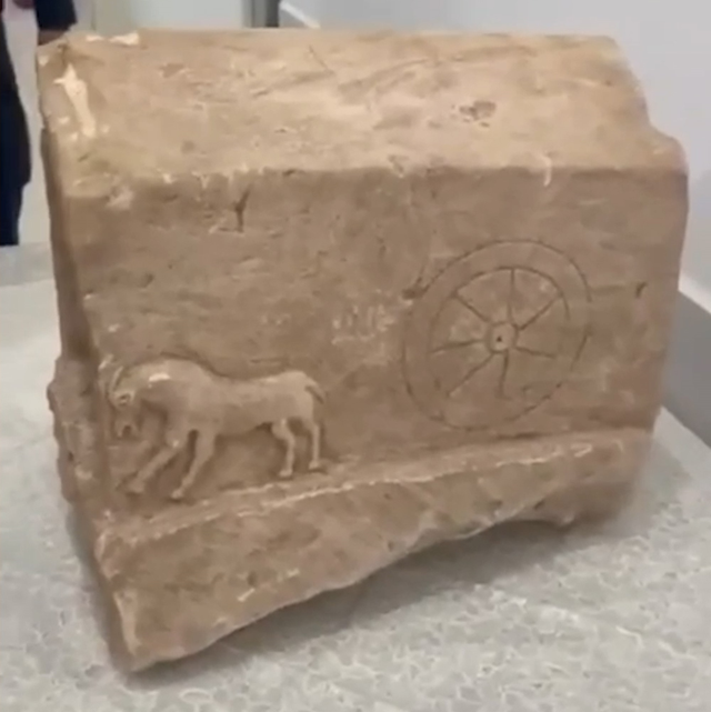 From the Roman period, valued at 5 million lira: A tombstone with human and animal figures was seized