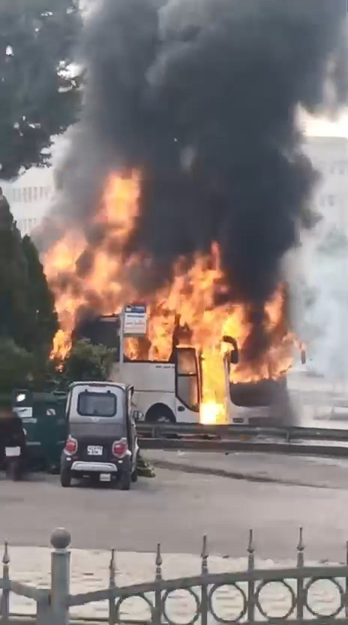 İzmit'te Seyir Halindeki Otobüs Yandı
