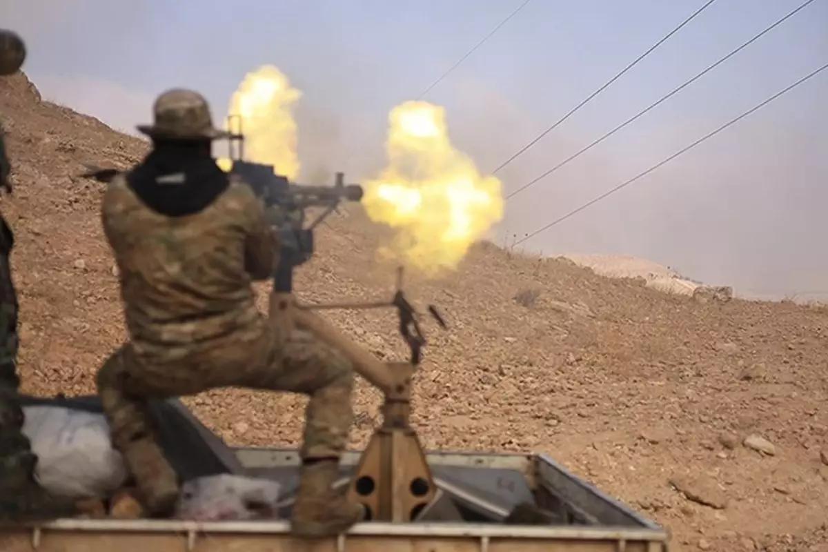 Suriye ordusu ve YPG arasında şiddetli çatışma! Hayatını kaybeden askerler var