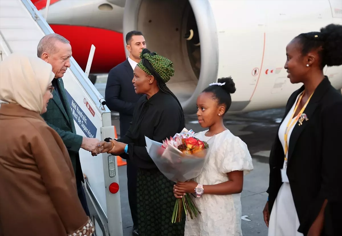 Cumhurbaşkanı Erdoğan, G20 Liderler Zirvesi için Güney Afrika&apos;ya geldi