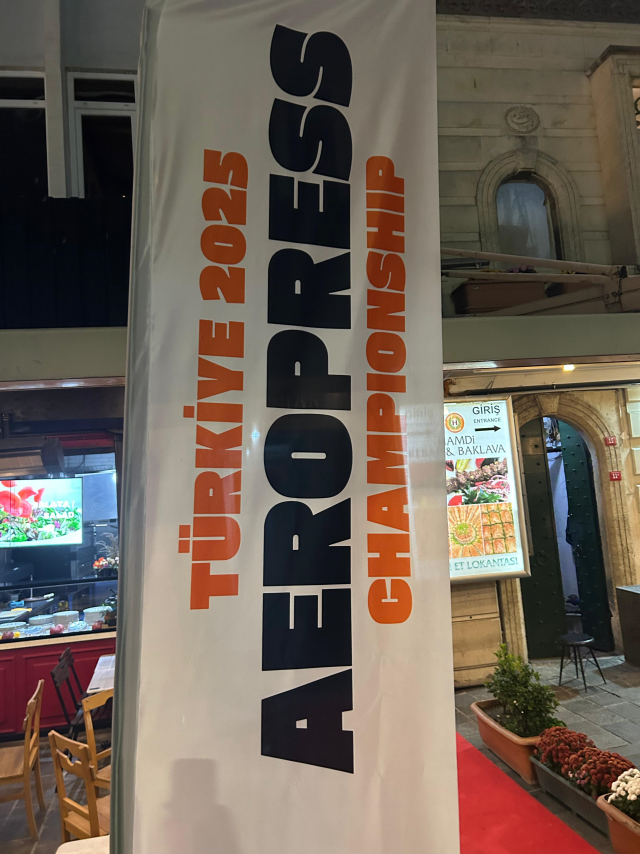 Kemal Kitapçı'dan tarihe yolculuk: Türkiye Aeropress Championship 2025, Eminönü'ndeki Kitapçı Han'da düzenleniyor