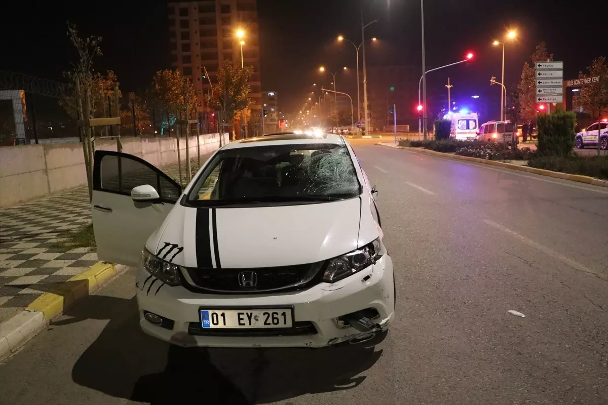 Kilis'te Otomobil Bisikletliye Çarptı: Genç Ağır Yaralı