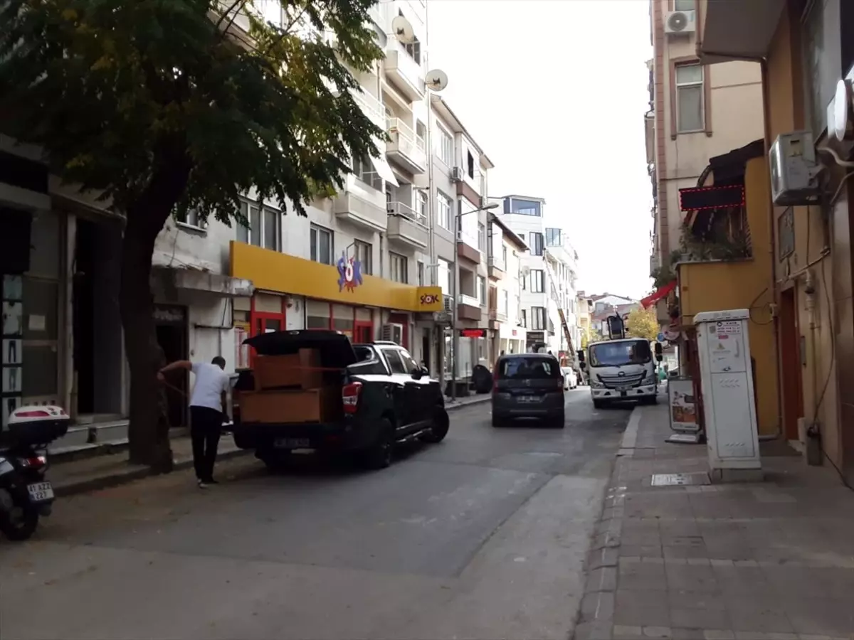 Darıca'da Çatlak Kolonlu Bina Tahliye Edildi