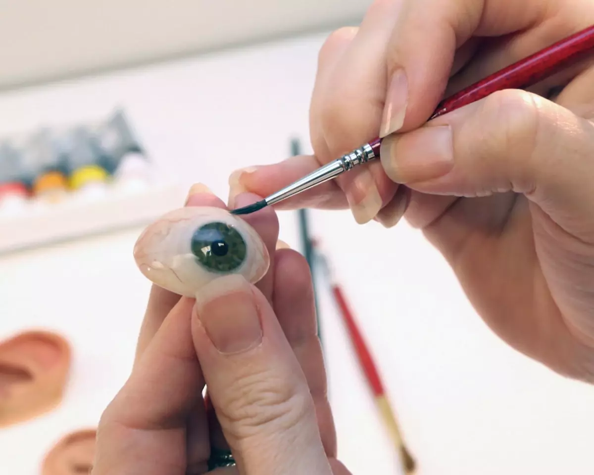 Renk Protez Göz Merkezi: Türkiye'nin Lider Protez Göz Kliniği, Dünyanın Dört Bir Yanından Hastaları İstanb...