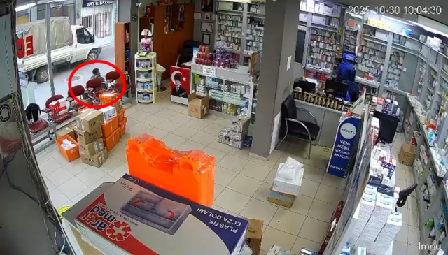 Harassment in the middle of the street! Tried to remove the pharmacist's clothes