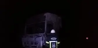 Erzurum'da Seyir Halindeyken Tır Alev Aldı