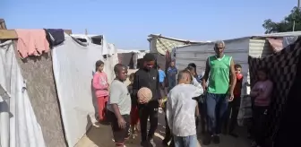 Gazze'de Eski Basketbolcular Çocukları Umutlandırmak İçin Mücadele Ediyor