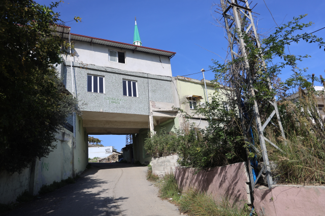 The most interesting structure in the district! Those approaching it are left astonished