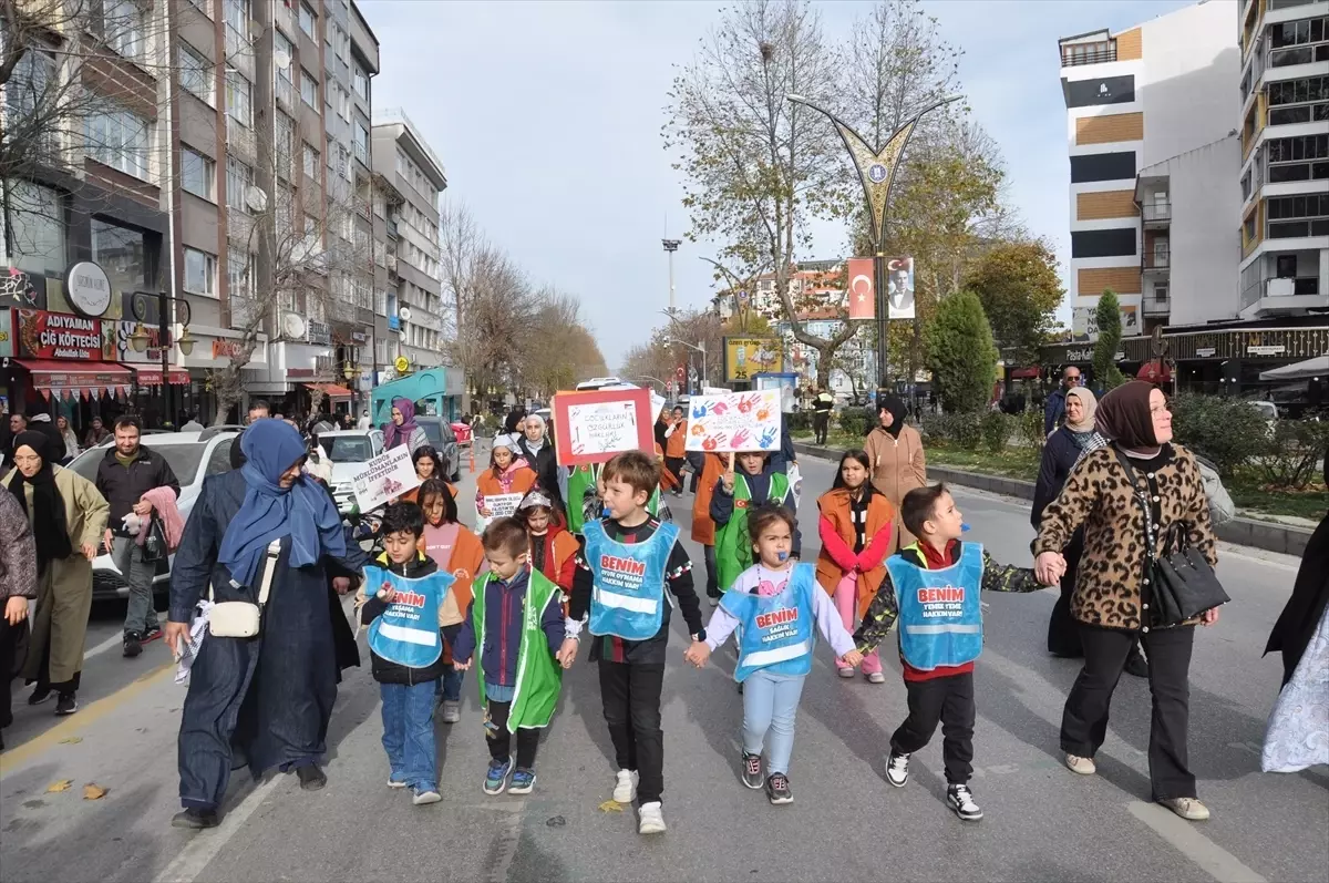 Kütahya'da çocuklar Filistinli akranlarına destek için yürüdü