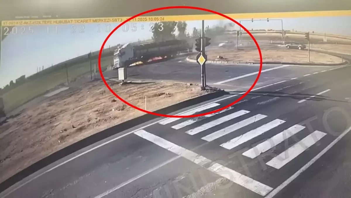 Mardin'de TIR Kazası: Alev Alan Araç Söndürüldü