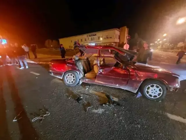 A complete disaster! The tour bus and car collided