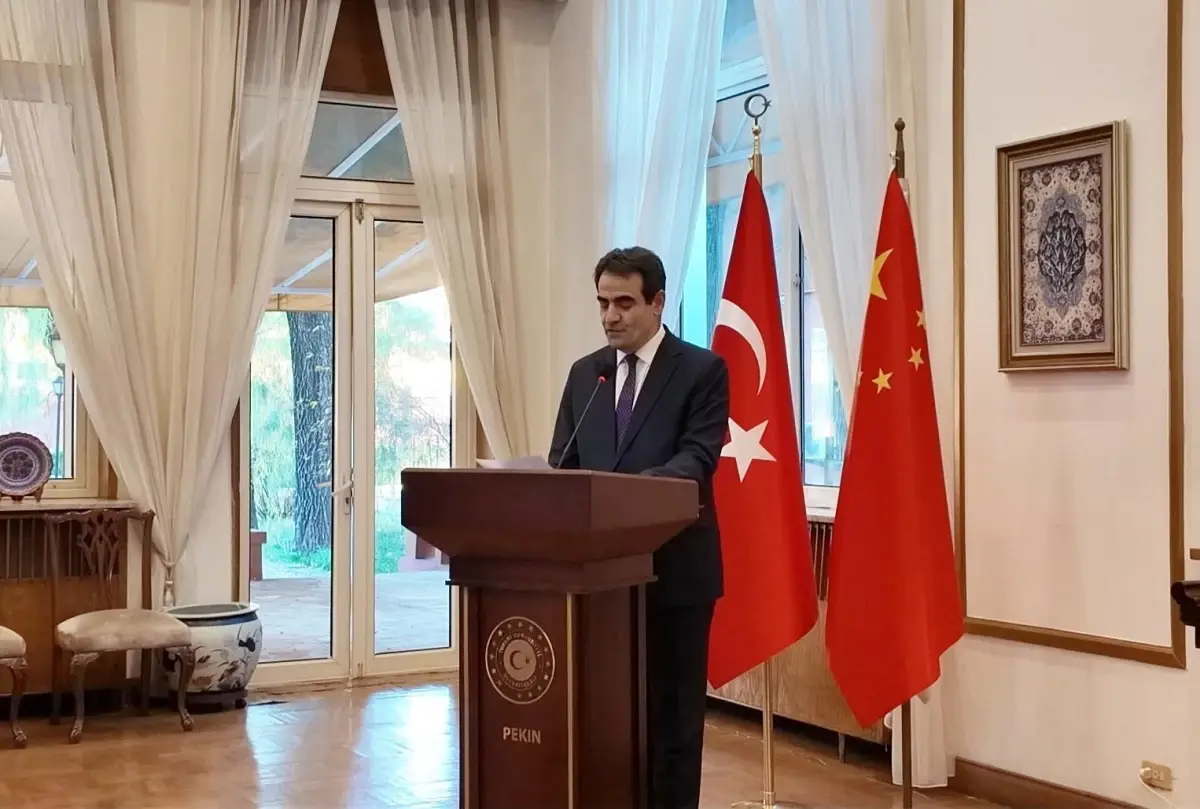 Türkiye'nin Pekin Büyükelçisi, Çin'de Vize Sürecinin İyileştirilmesini Talep Etti