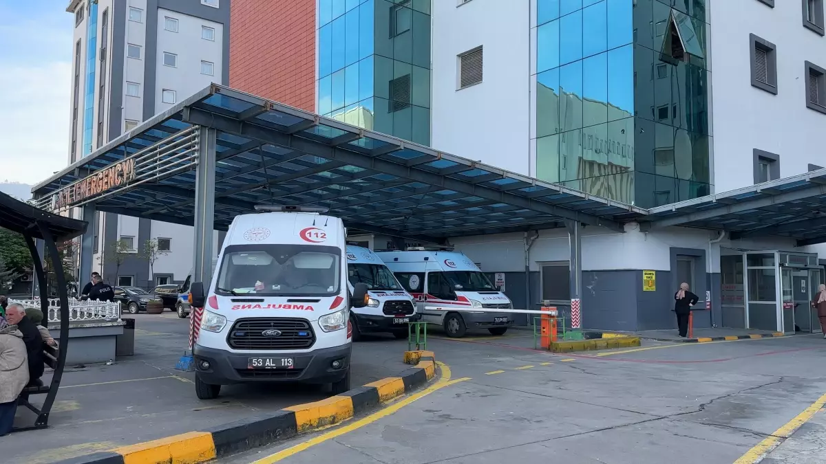 Rize'de Kız Öğrenci Yurdunda Gıda Zehirlenmesi Şüphesi