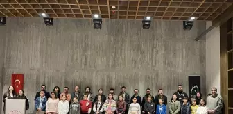 Çocuklar Troya Müzesi'ni Devraldı