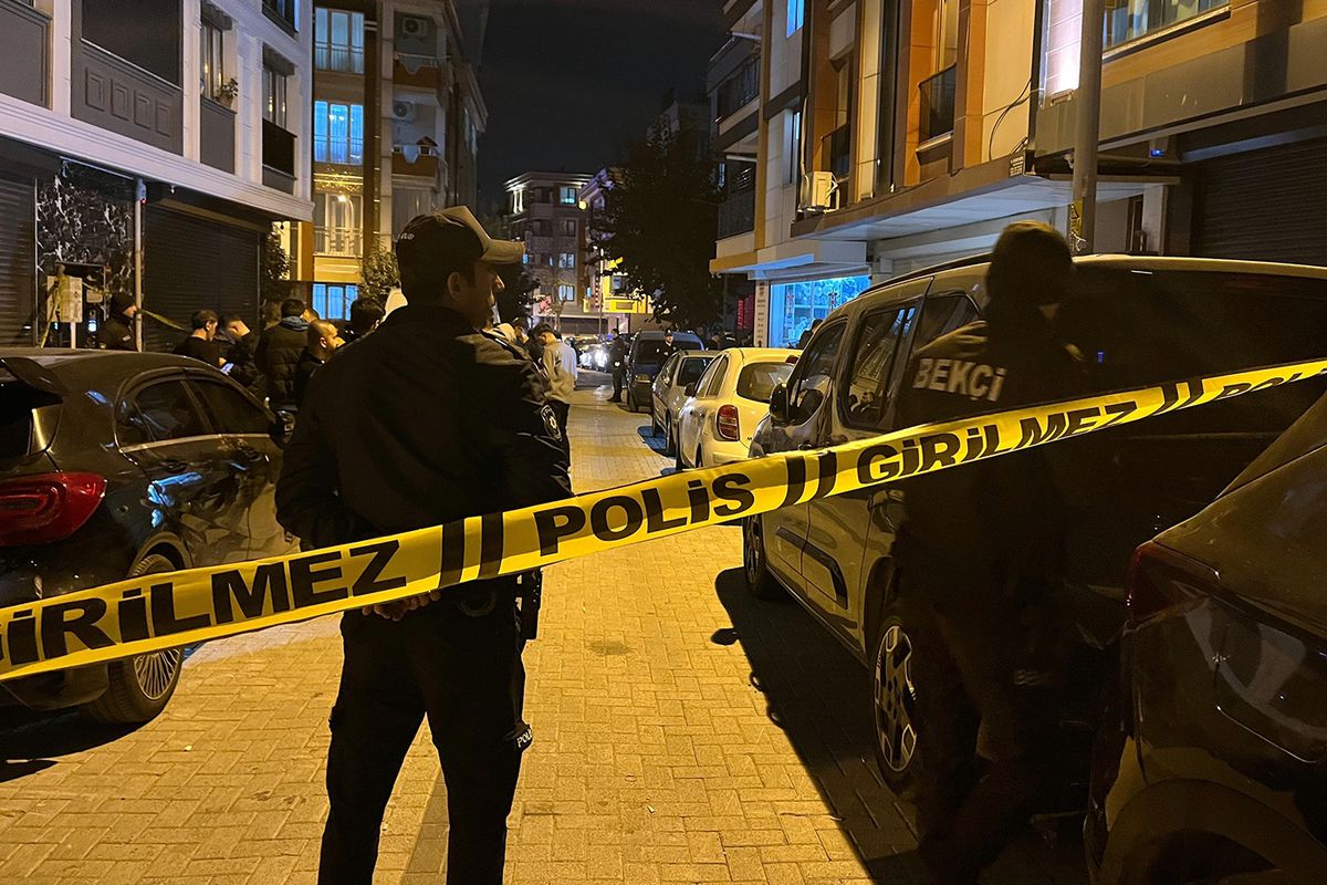 Zeytinburnu'nda iş yerinde yaşanan tartışma kanlı bitti : 2 ölü 1 yaralı