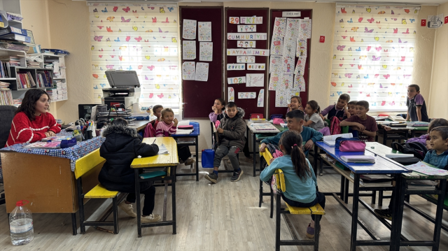 25-year-old Derya teacher, both the principal and teacher of her school
