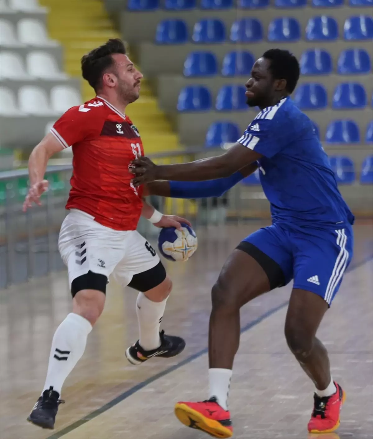 Güneysuspor, Depsaş Enerji'yi 32-30 Yenerek Galip Geldi