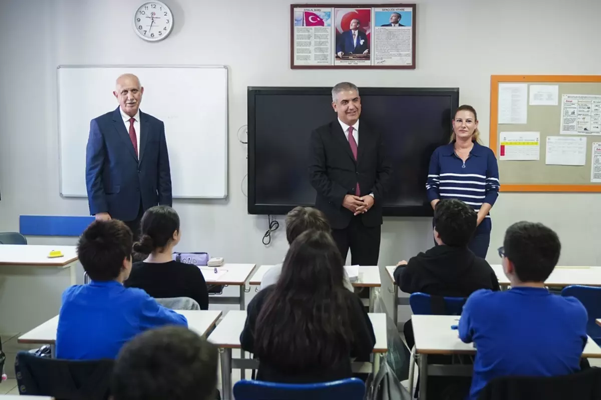 Baba, kızı, oğlu ve gelini aynı okulda görev yapıyor