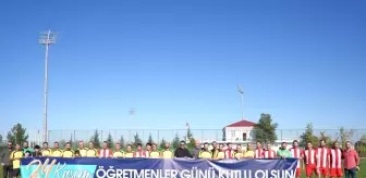 Diyarbakır'da 24 Kasım Öğretmenler Günü İçin Dostluk Maçı Düzenlendi