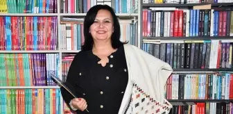 Eşekli Kütüphaneci'den İlham Alan Emekli Öğretmen, Çocuklara Kitap Dağıtıyor