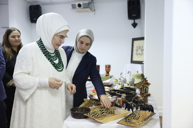 Emine Erdoğan visited the Yunus Emre Institute in South Africa