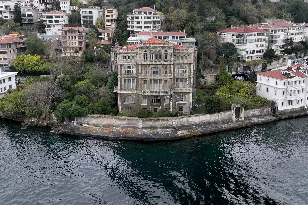 İstanbul Boğazı'ndaki Tarihi Zeki Paşa Yalısı Yeniden Satışta